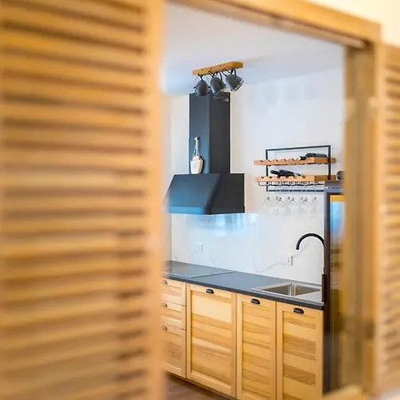 Luxury Petros Малинска