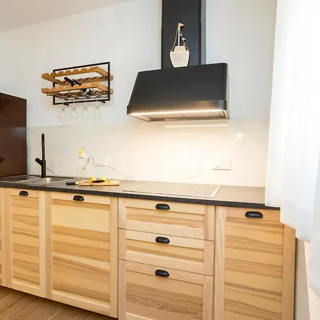 Luxury Petros * Малинска