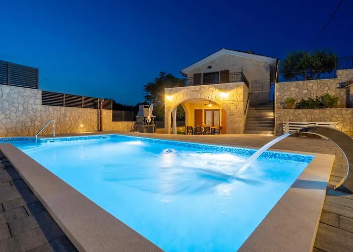 Luxury Petros *